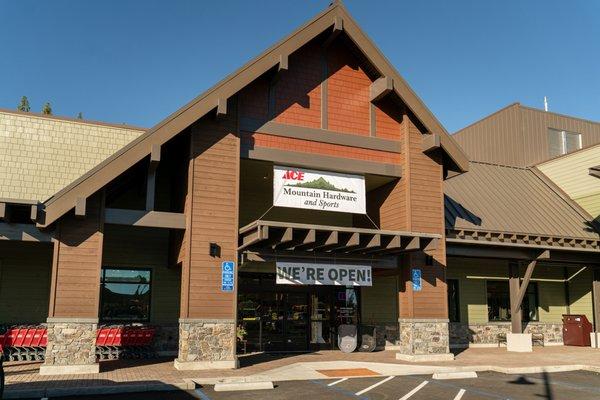 Mountain Hardware & Sports Soaring Ranch Store front.