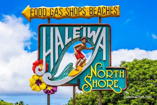 Haleiwa Town Sign