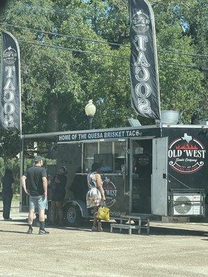 The expanding line at this food truck