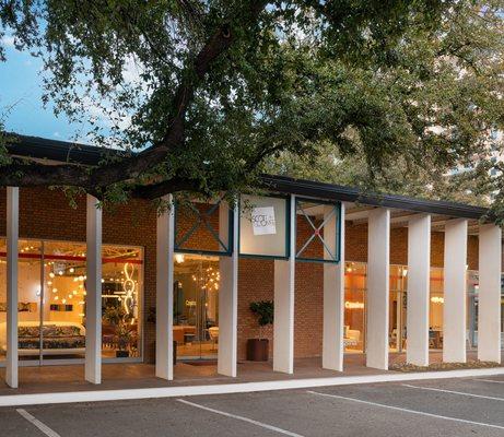 Scott + Cooner showroom in the Dallas Design District. Photo by Danny Piassick