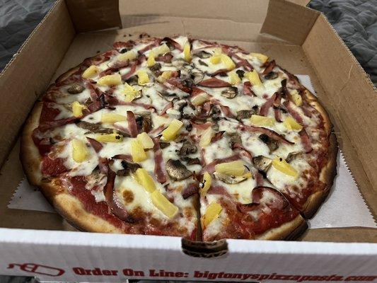 Gluten free with mushrooms, pineapple and ham