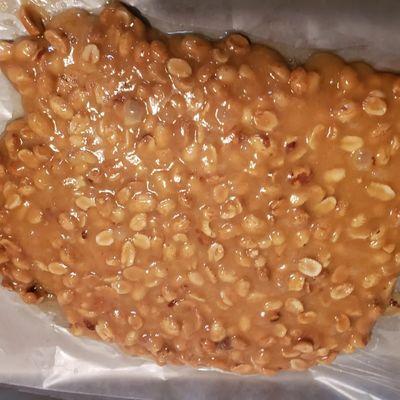 Peanut brittle