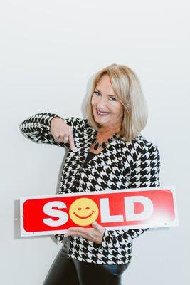 Dawne Cohoon - RE/MAX Real Estate Professionals