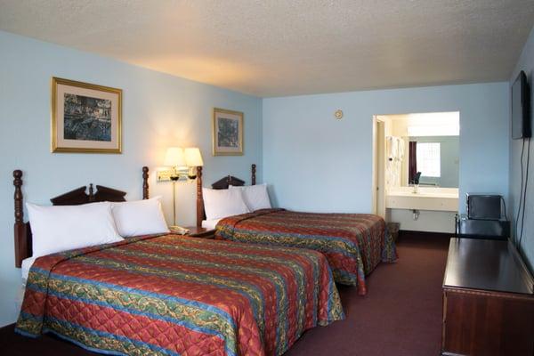 Queen Room with Two Queen Beds- Non- Smoking