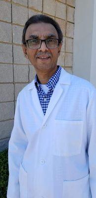 Maqsood Khatri RpH, specializes in Geriatric Care and offers a MTM Consultation service.