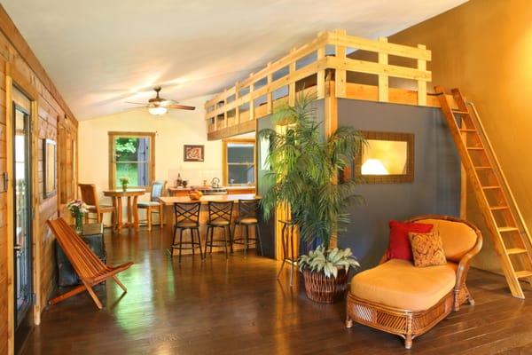 The Loft at CornerStone Cabins - southern Illinois cabin for rent