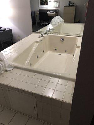 Jacuzzi tub was clean and huge!