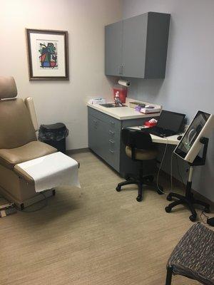 Elgin treatment room with orthotic scanner