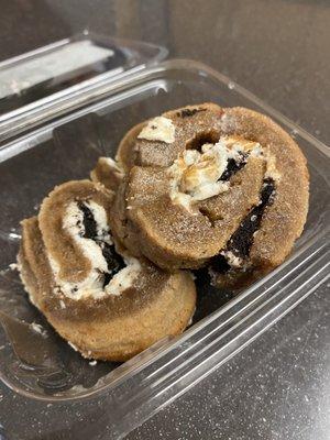 Cookies and cream mochi roll