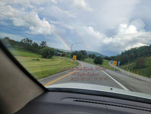 a few minutes drive away I found this huge Rainbow !