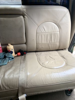 Leather cleaning and conditioner