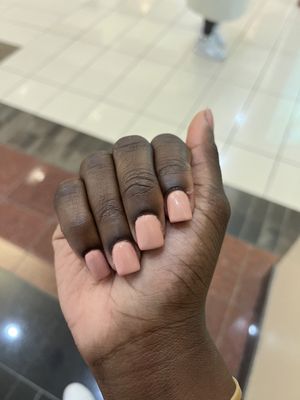 Lee Nails