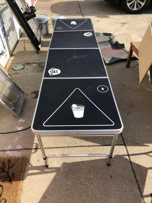 Beer pong table