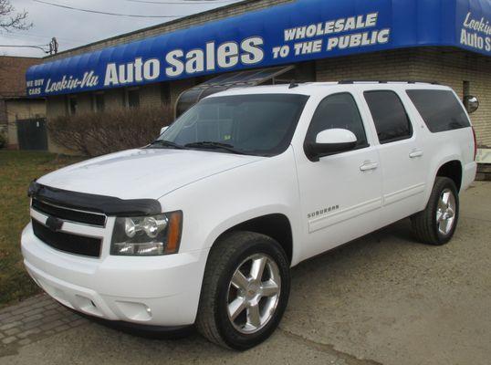 2011 Chevy Suburban LT 3rd row seating, leather Loaded runs great!   211,000 miles