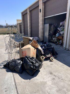 Storage unit unit clean out