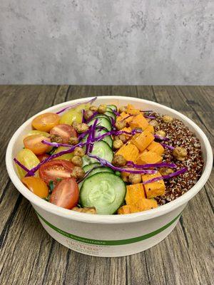 Energy Bowl
kale, red quinoa, roasted yam, cucumber, cherry tomato, pickled red onion, crispy garbanzo beans