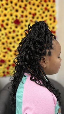 Medium Knotless braids