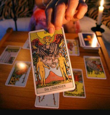 Tarot card reading