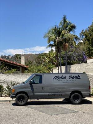 Aloha pool van!