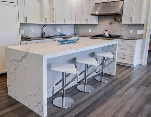 Quartz and cabinets installation