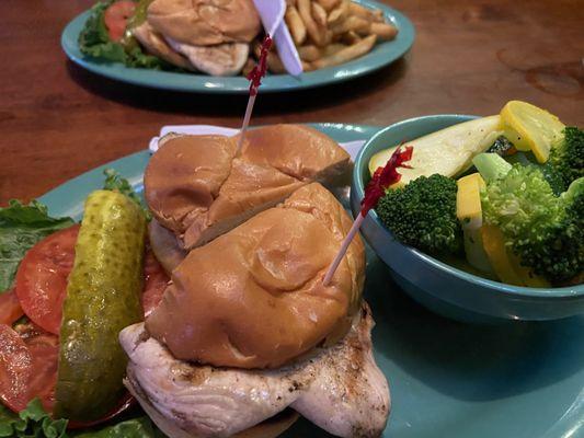 Grilled Chicken Sandwich and Vegetable Medley