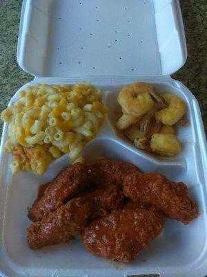 I have to come back to my favorite spot it's been a while. So I have 5 hot wings macaroni and cheese and 5 light fried shrimp only $15.00.