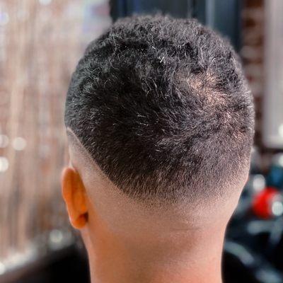 Mid Bald Fade w/line design, Beard Trim & Sponge Finish
-Deionne | Master Barber aka Fade Specialist