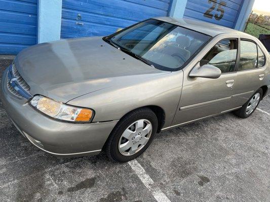 2000 Nissan Altima. Drives very well ,  cold AC ,  strong engine and smooth engine . Very clean inside and out . no mechanical issue . 2,500