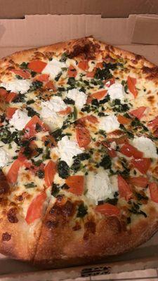 White Fresh Tomatoes Ricotta Pizza with spinach