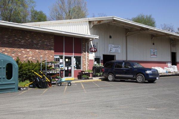 Warrenton storefront.