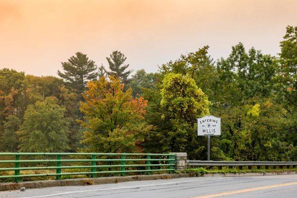 Entering Millis, MA (from Millis) This is Millis/Medfield.