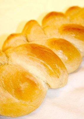 Fresh Challah, every Friday by 10am.  YUM!