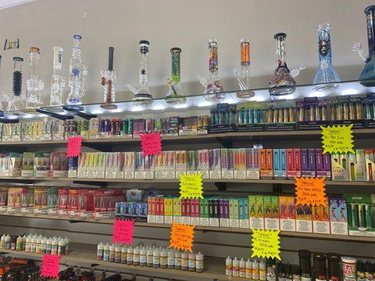 Disposable vapes,bongs,rigs,e-liquid juice