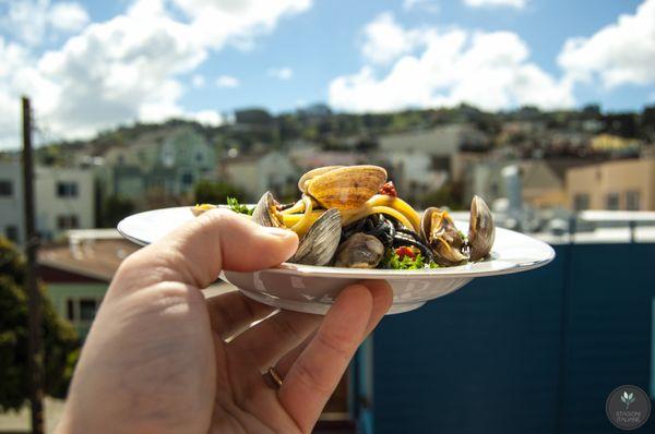 Spaghetti alle vongole B/W Spaghetti with Chardonnay brazed clams