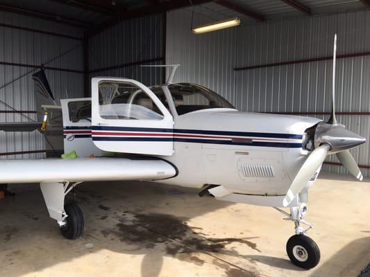 Beech A36 Bonanza at Signature Aviation AUS