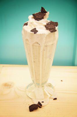 Milkshake with Oreo topping