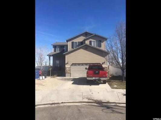 Sold this listing in Kearns, Ut. Thank you to my seller Abel Martinez, and my buyer Luis Mendoza for trusting me to work with the you both!