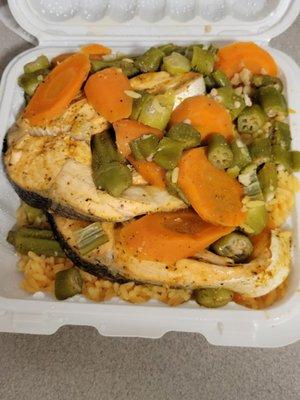 2 Salmon steaks with rice, okra and carrots