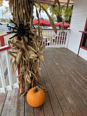 Nice outdoor seating.