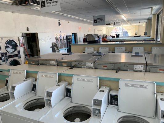 The Washing Machine Laundromat