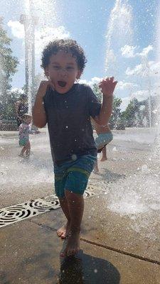 First time to be at a splash pad and it got him, lol. Wonderful day.