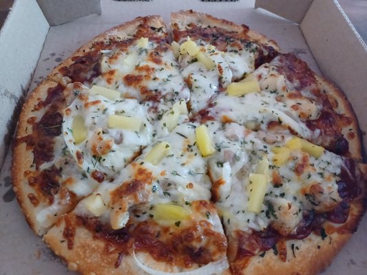 BBQ chicken pizza