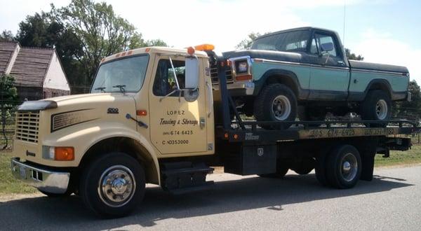 Lopez Towing & Storage