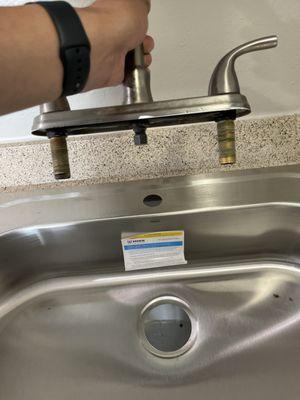 Sink installation