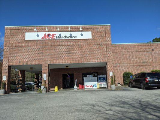 Wood's Ace Hardware