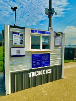 Kiosk on Lake Michigan-08/2023