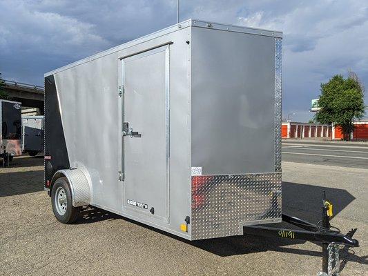 single axle 6x12 V-Front with Tapered ramp and side door