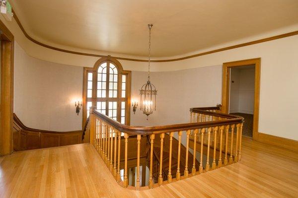 Lord Mansion - 2nd Floor Foyer with Palladian Window