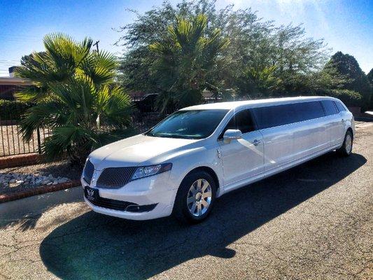 Lincoln MKT stretch limousine