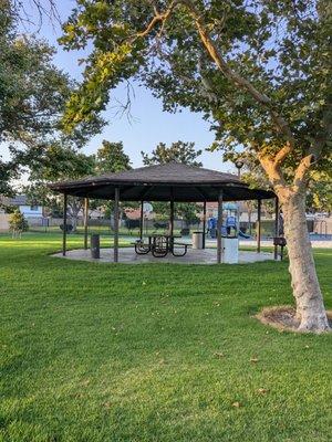 Picnic shelter